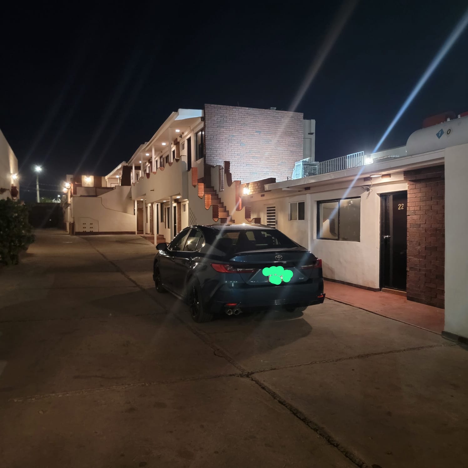 Exterior nocturno de Hotel Villa del Sol